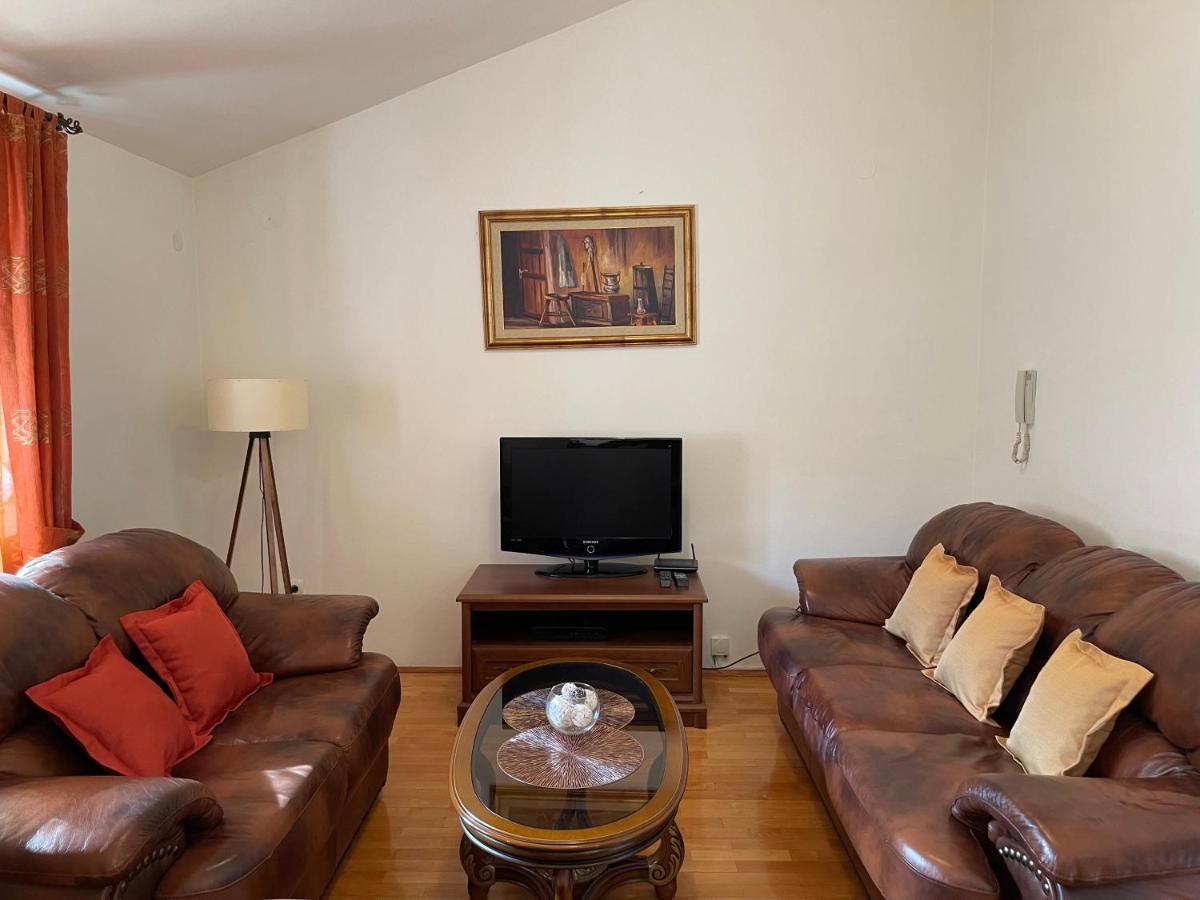 Aquarium Apartment Котор Екстериор снимка