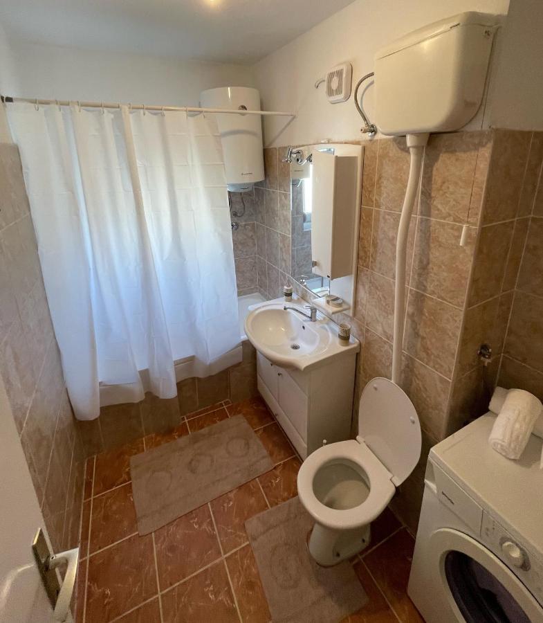 Aquarium Apartment Котор Екстериор снимка